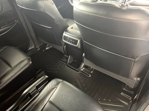 Used 2018 Toyota Highlander Limited image 33