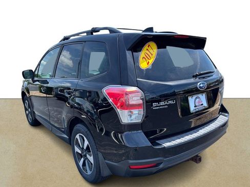 Used 2017 Subaru Forester 2.5i Premium w/ All-Weather Package AWD/4WD image 6
