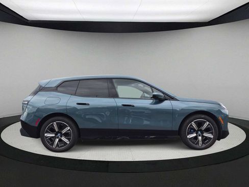 Used 2024 BMW iX xDrive50 w/ Premium Package AWD/4WD image 9