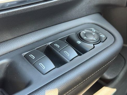 Used 2022 GMC Terrain SLE w/ Driver Convenience Package image 22