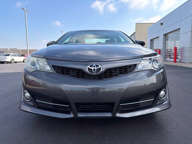 Used 2013 Toyota Camry SE FWD image 2