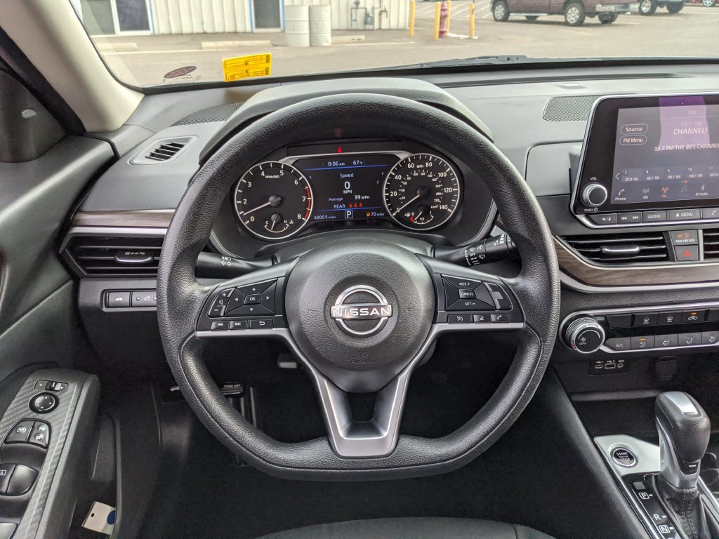 Used 2024 Nissan Altima 2.5 SV FWD image 10