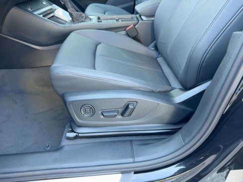 New 2025 Audi Q3 2.0T Premium image 14
