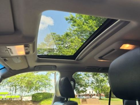 Used 2013 Toyota Land Cruiser image 18