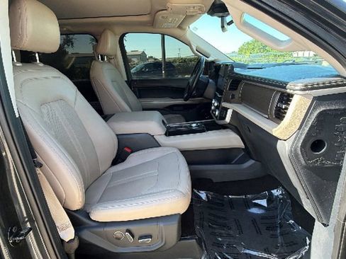 Used 2023 Ford Expedition Max Limited RWD image 39