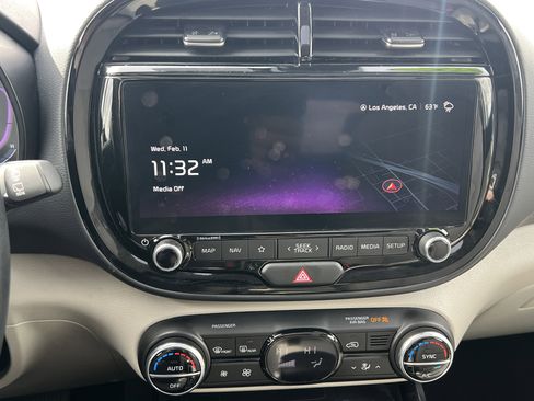 Certified 2025 Kia Soul EX image 31