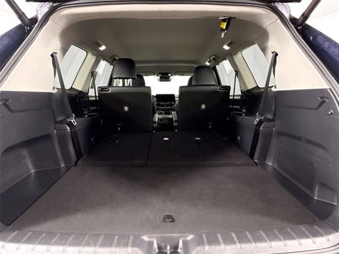 Certified 2025 Toyota Grand Highlander FWD image 38