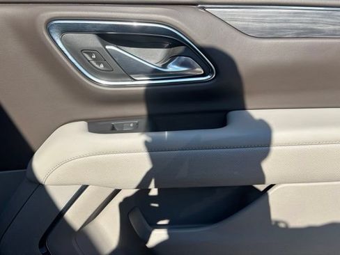 Used 2023 GMC Yukon SLT w/ SLT Luxury Package AWD/4WD image 28