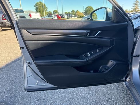 Used 2018 Honda Accord Sport image 24