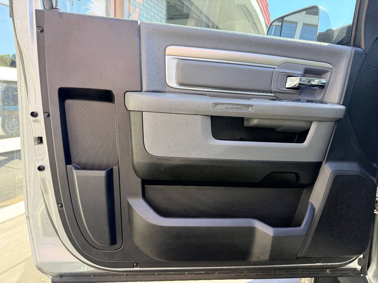 Used 2014 RAM 5500 Tradesman w/ Power Accessory Group AWD/4WD image 17
