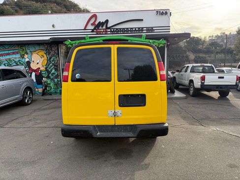 Used 2012 Chevrolet Express 2500 image 4