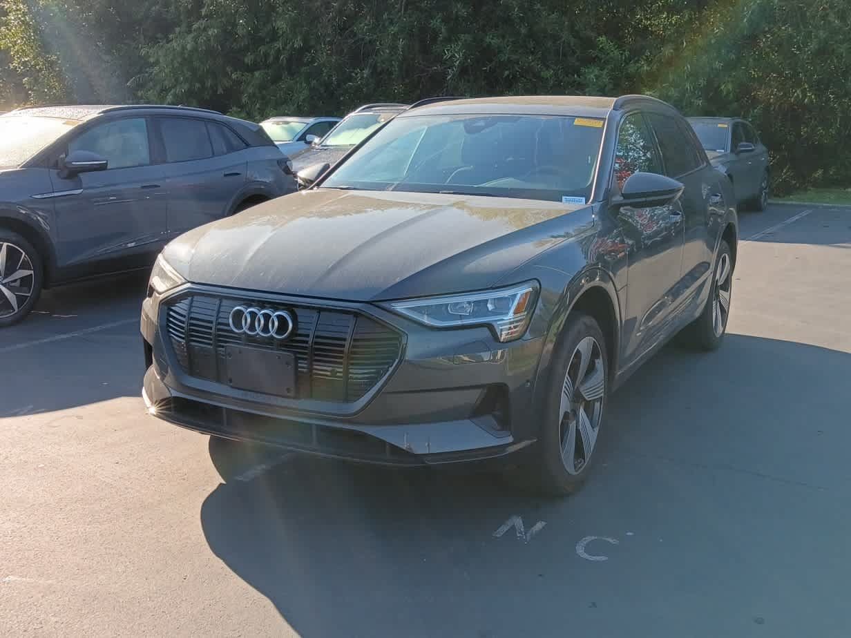Used 2023 Audi e-tron Premium Plus w/ Premium Plus Package AWD/4WD image 2