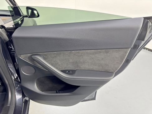Used 2024 Tesla Model Y Performance image 47