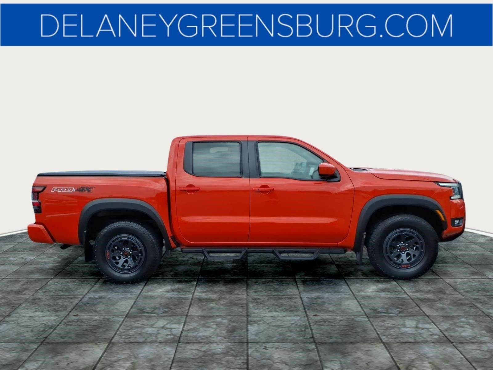 Used 2025 Nissan Frontier PRO-4X AWD/4WD image 2