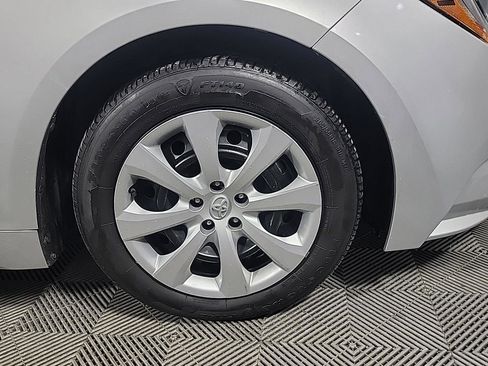 Used 2023 Toyota Corolla LE image 3