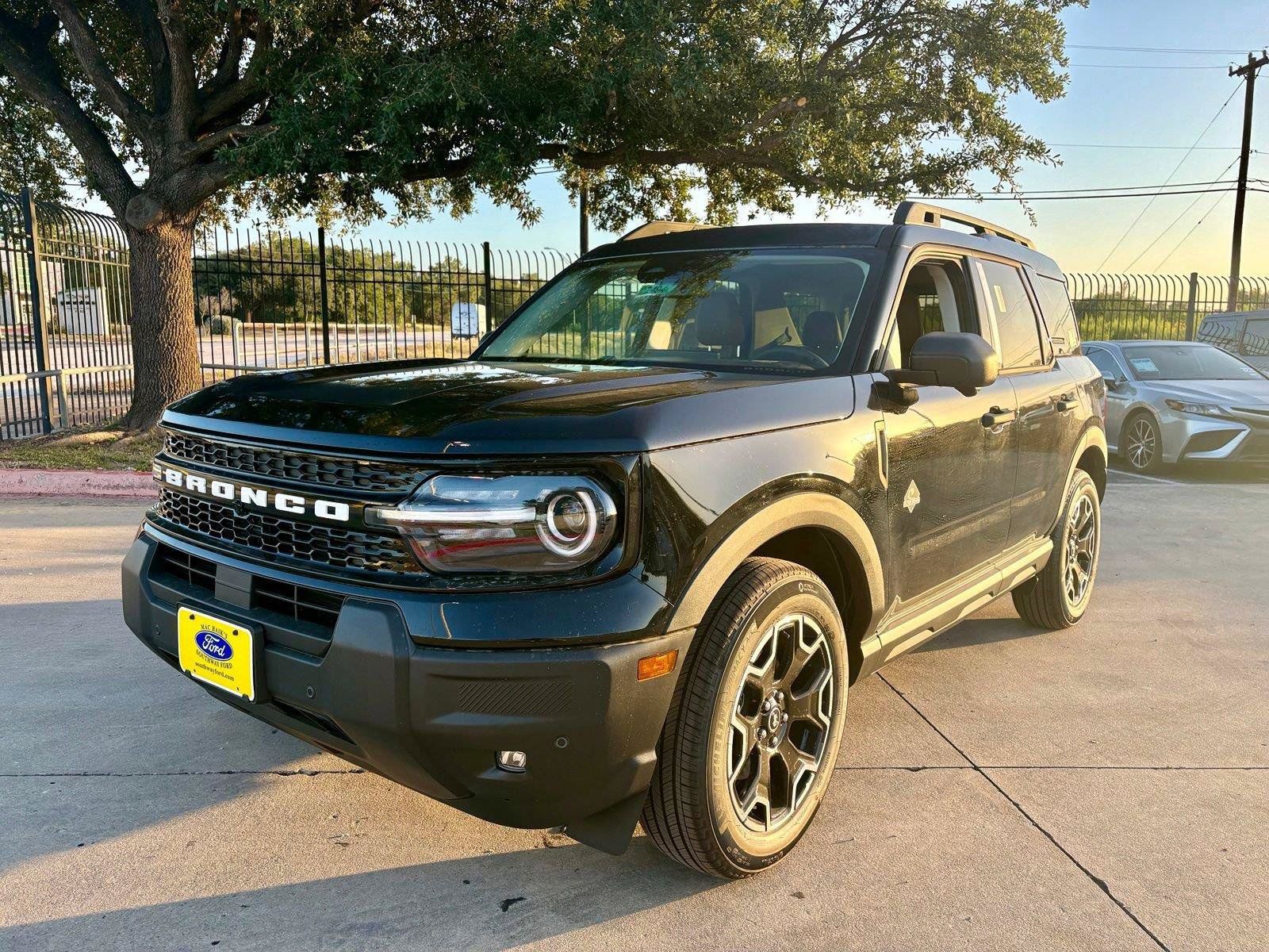 New 2026 Ford Bronco Sport Outer Banks w/ Outer Banks Tech Package+ AWD/4WD image 1