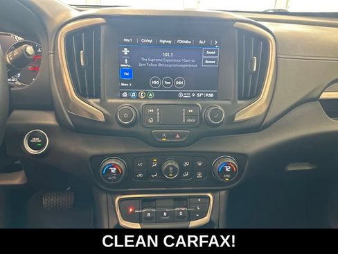 Used 2024 GMC Terrain Denali w/ Denali Premium Package AWD/4WD image 3