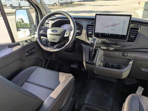 New 2026 Ford Transit 250 148 Medium Roof RWD image 30