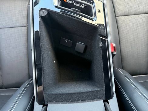 Certified 2024 Cadillac Lyriq Luxury AWD/4WD image 27