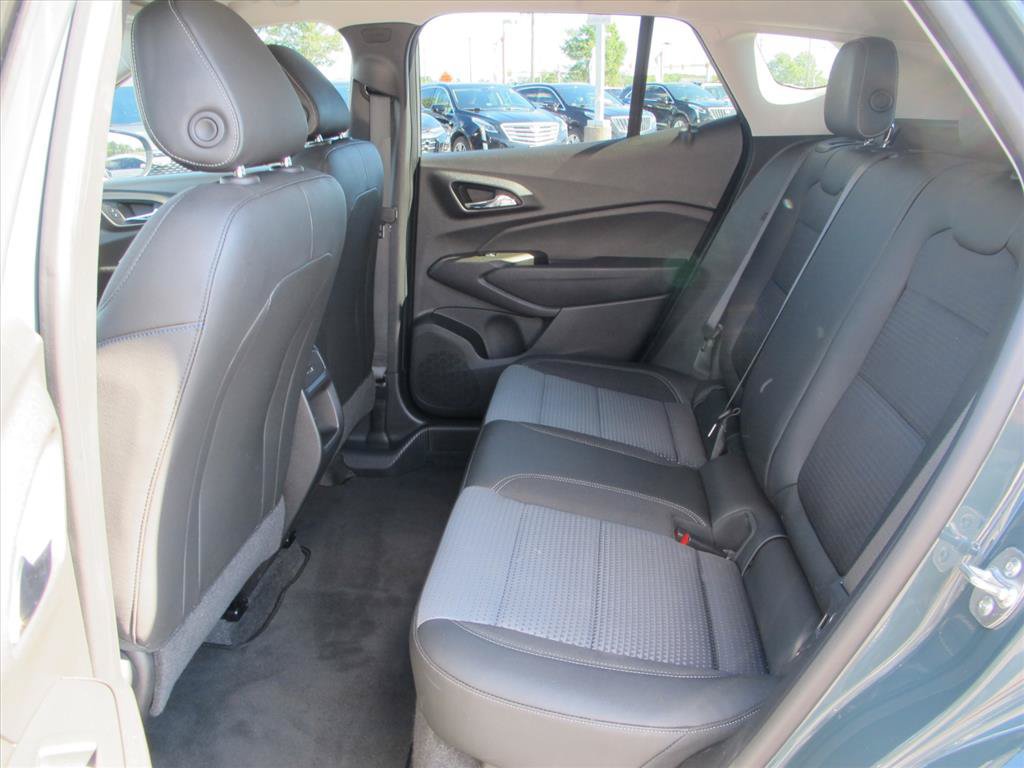 Used 2025 Chevrolet Trax LT w/ Driver Confidence Package FWD image 16