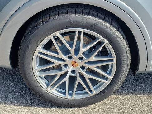 New 2026 Porsche Cayenne AWD/4WD image 14