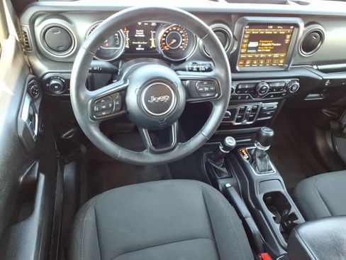 Used 2023 Jeep Wrangler Unlimited Sport AWD/4WD image 12