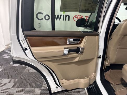 Used 2016 Land Rover LR4 HSE image 18