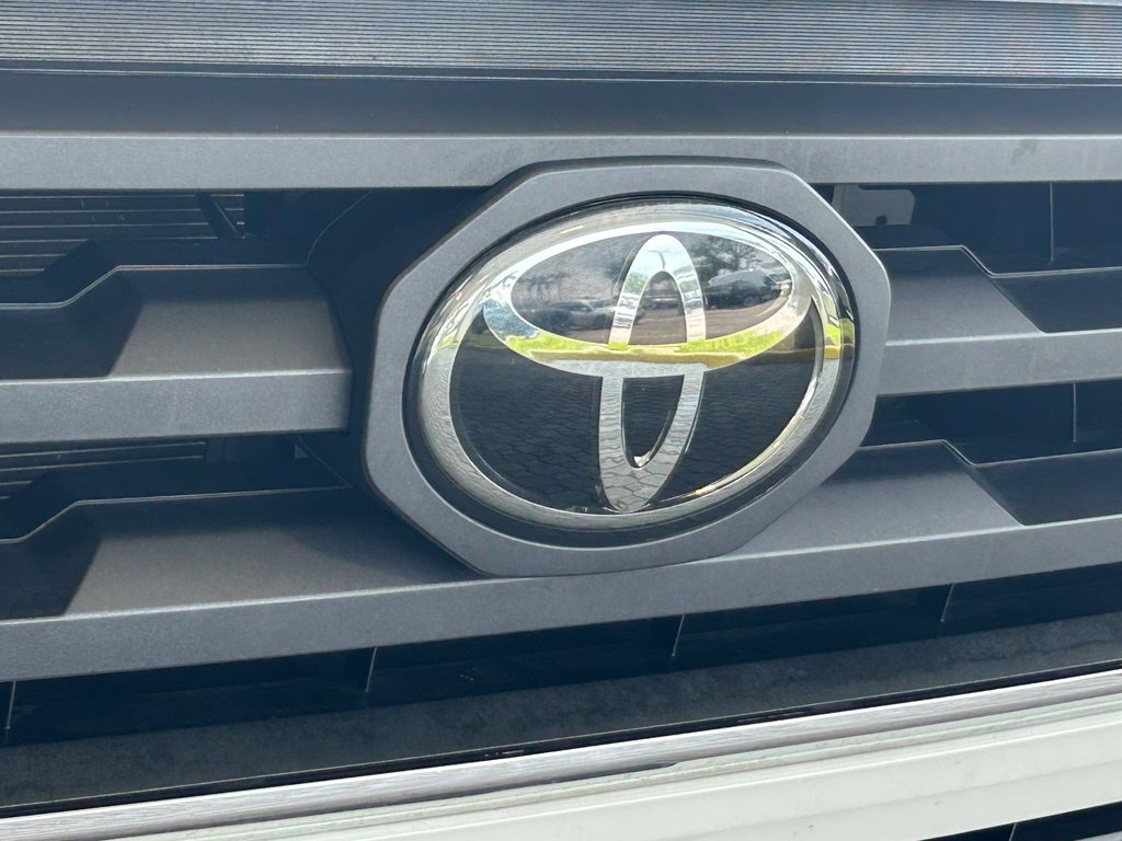 Used 2021 Toyota Tacoma SR5 RWD image 19