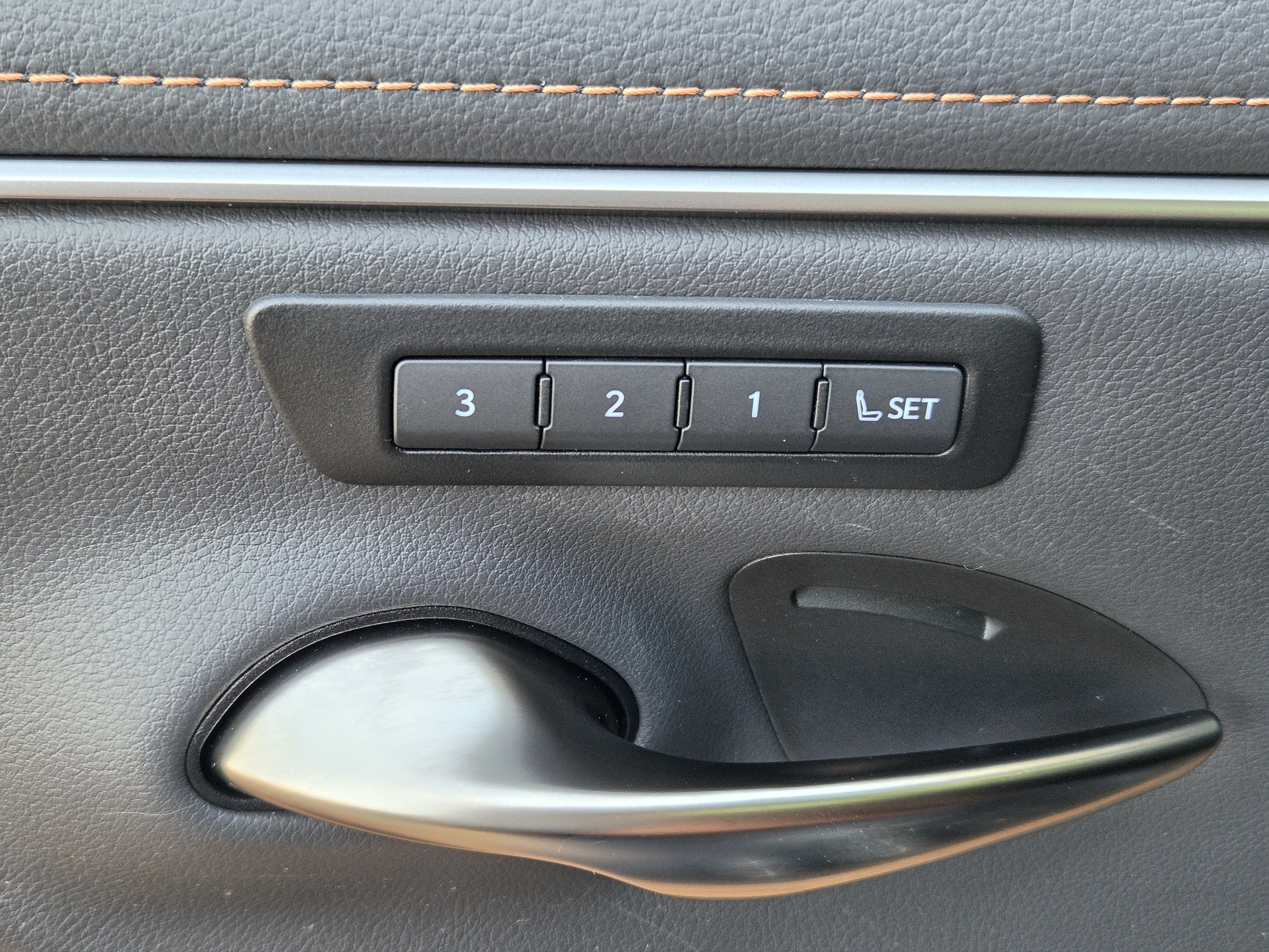 Used 2025 Lexus ES 350 w/ Premium Package FWD image 29