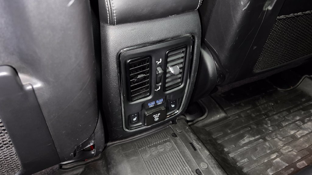 Used 2020 Jeep Grand Cherokee SRT AWD/4WD image 16