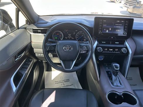 Used 2022 Toyota Venza Limited image 16