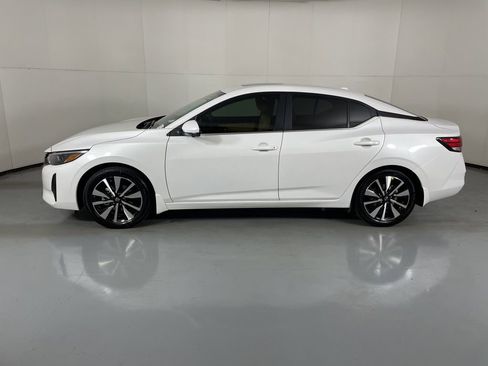 New 2025 Nissan Sentra SV w/ SV Premium Package image 5