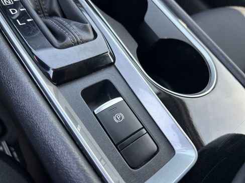 Used 2024 Nissan Altima 2.5 SV image 24