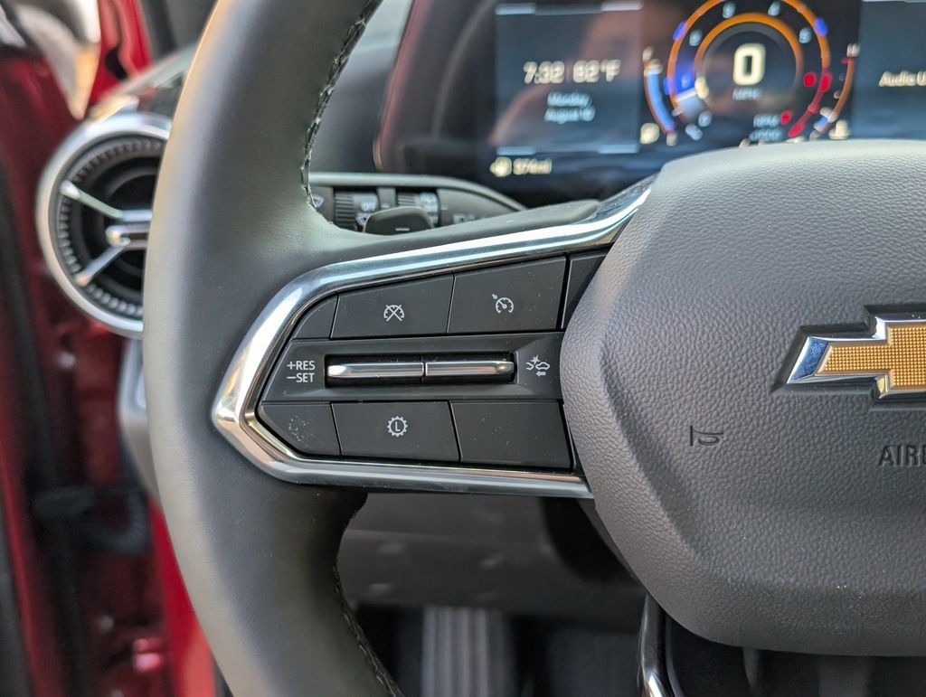 New 2027 Chevrolet Equinox LT w/ Safety and Technology Package FWD image 16