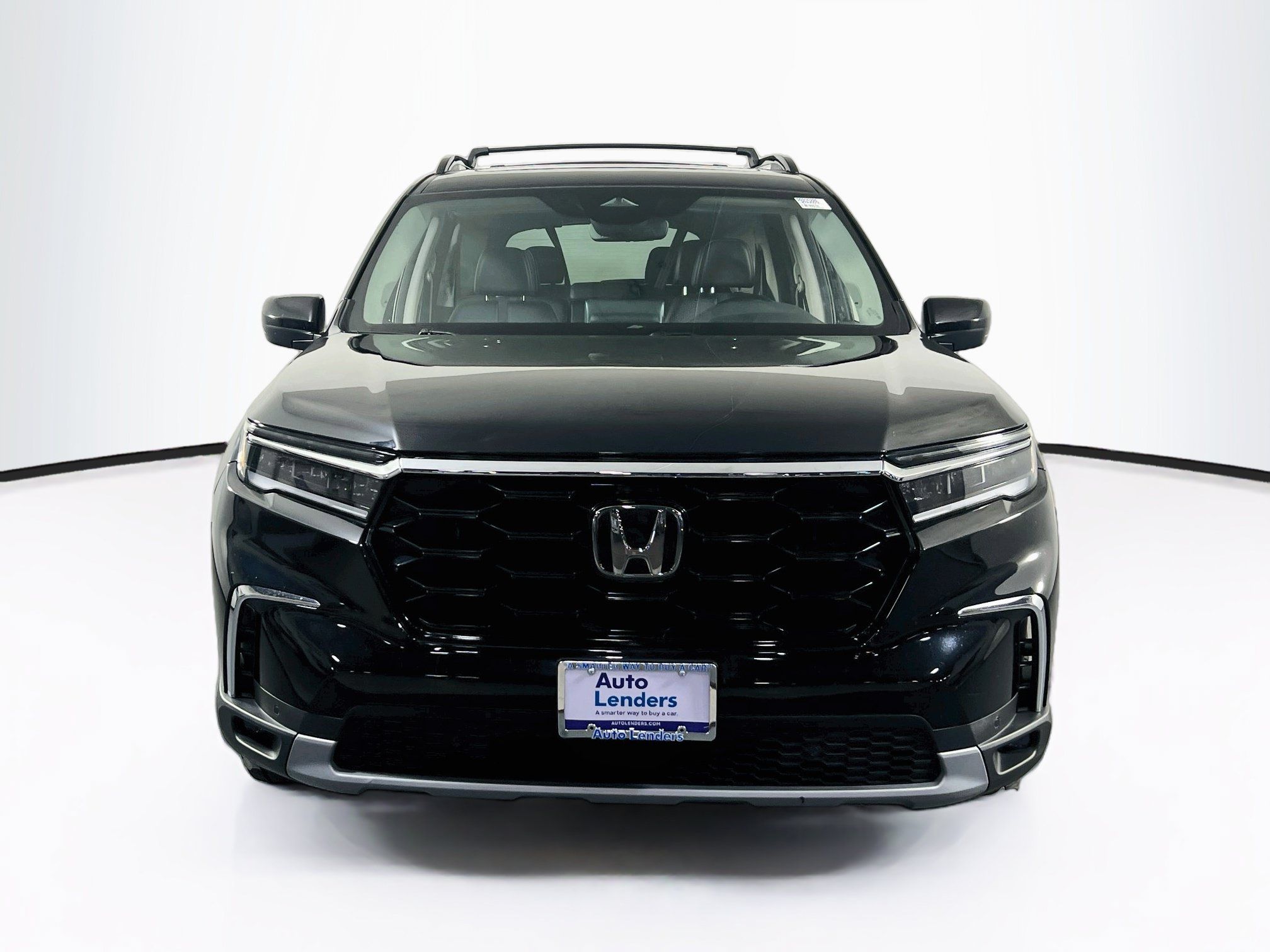 Used 2023 Honda Pilot Touring image 2