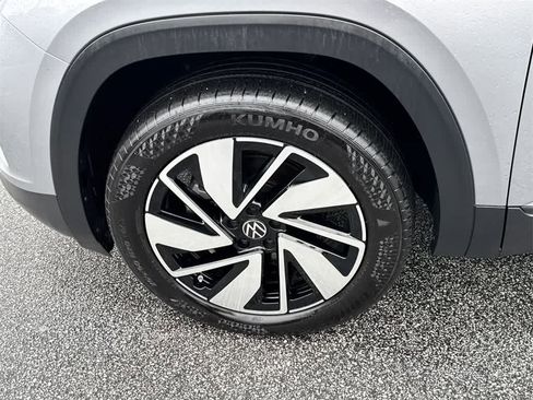 Used 2024 Volkswagen Atlas SE image 9