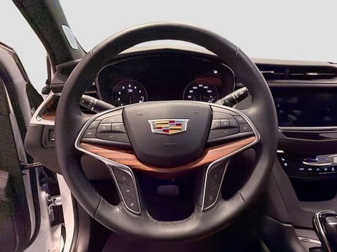 Certified 2025 Cadillac XT5 Premium Luxury w/ Technology Package image 10