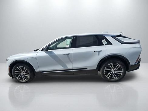 New 2026 Cadillac Lyriq Luxury RWD image 8
