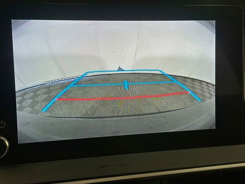 Used 2025 Toyota Prius LE FWD image 23