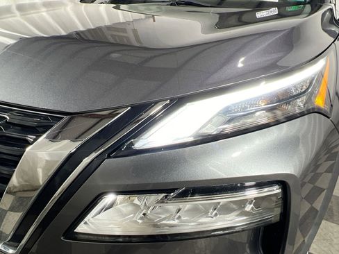 Used 2021 Nissan Rogue SV image 13