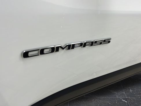 Used 2025 Jeep Compass Limited AWD/4WD image 37