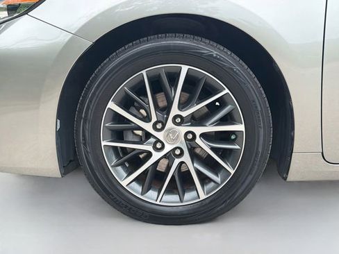 Used 2016 Lexus ES 350 w/ Premium Package w/Wood Trim FWD image 39
