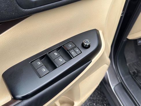 Used 2014 Toyota Highlander Plus image 27