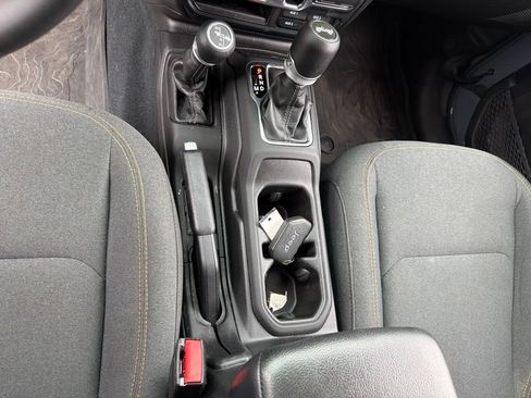 Used 2024 Jeep Wrangler Unlimited Sport AWD/4WD image 20