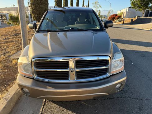Used 2005 Dodge Durango SLT w/ Interior Convenience Group image 2