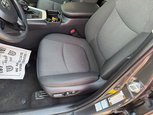 Used 2019 Toyota RAV4 XLE w/ Convenience Package AWD/4WD image 11