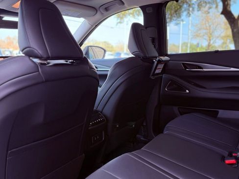Certified 2026 INFINITI QX60 Luxe w/ Family Package AWD/4WD image 28
