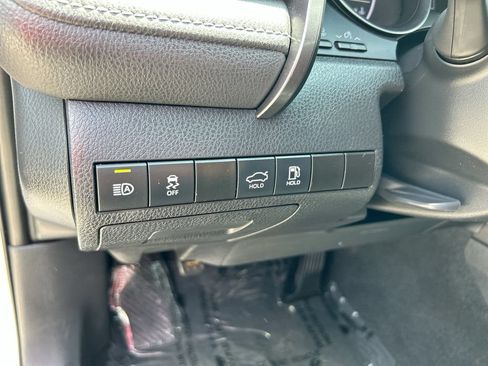 Used 2023 Toyota Camry SE FWD image 14