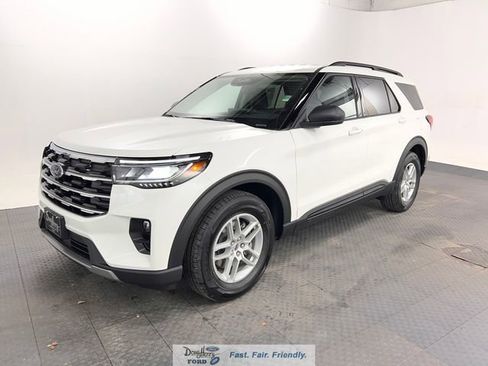 New 2026 Ford Explorer Active RWD image 1