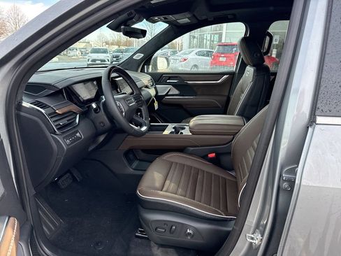 New 2026 GMC Acadia Denali Ultimate image 9